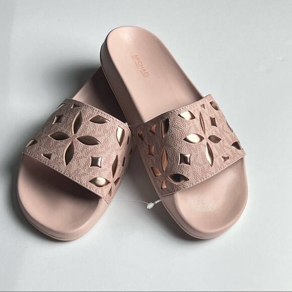 Michael Kors Women's Sandals with Gold  Flower Accents  Sz 7 - Picture 11 of 16